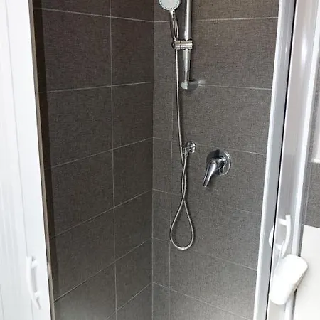 Cairoli Exclusive & Brindisi