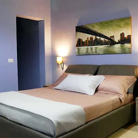 Couette-café Cairoli Exclusive Rooms&suite Brindisi