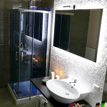 Couette-café Cairoli Exclusive Rooms&suite 2*
