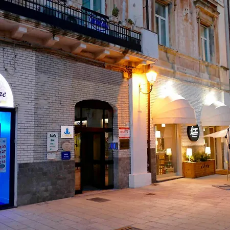 Cairoli Exclusive Rooms&suite 2* Brindisi