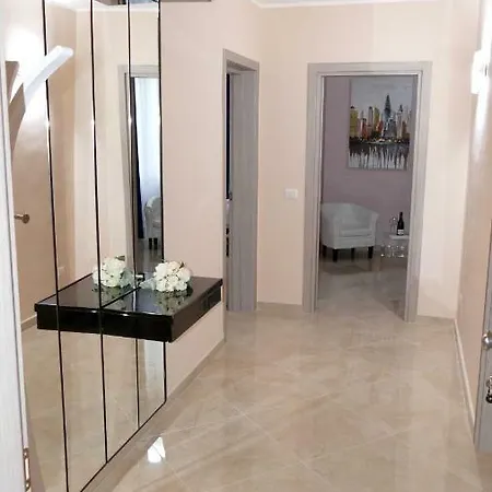 Cairoli Exclusive Rooms&suite 2* Brindisi