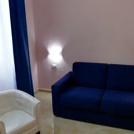 Couette-café Cairoli Exclusive Rooms&suite 2*