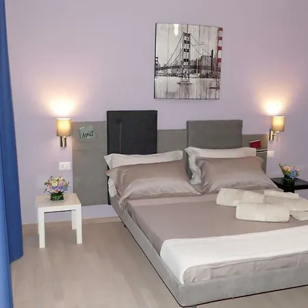 Cairoli Exclusive Rooms&suite Couette-café 2*