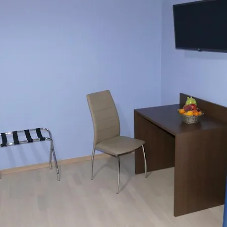 Cairoli Exclusive Rooms&suite Couette-café 2*
