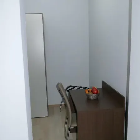 Alojamento de Acomodação e Pequeno-almoço Cairoli Exclusive & Brindisi